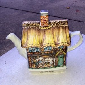 Charming Cottage Teapot with Horse Design